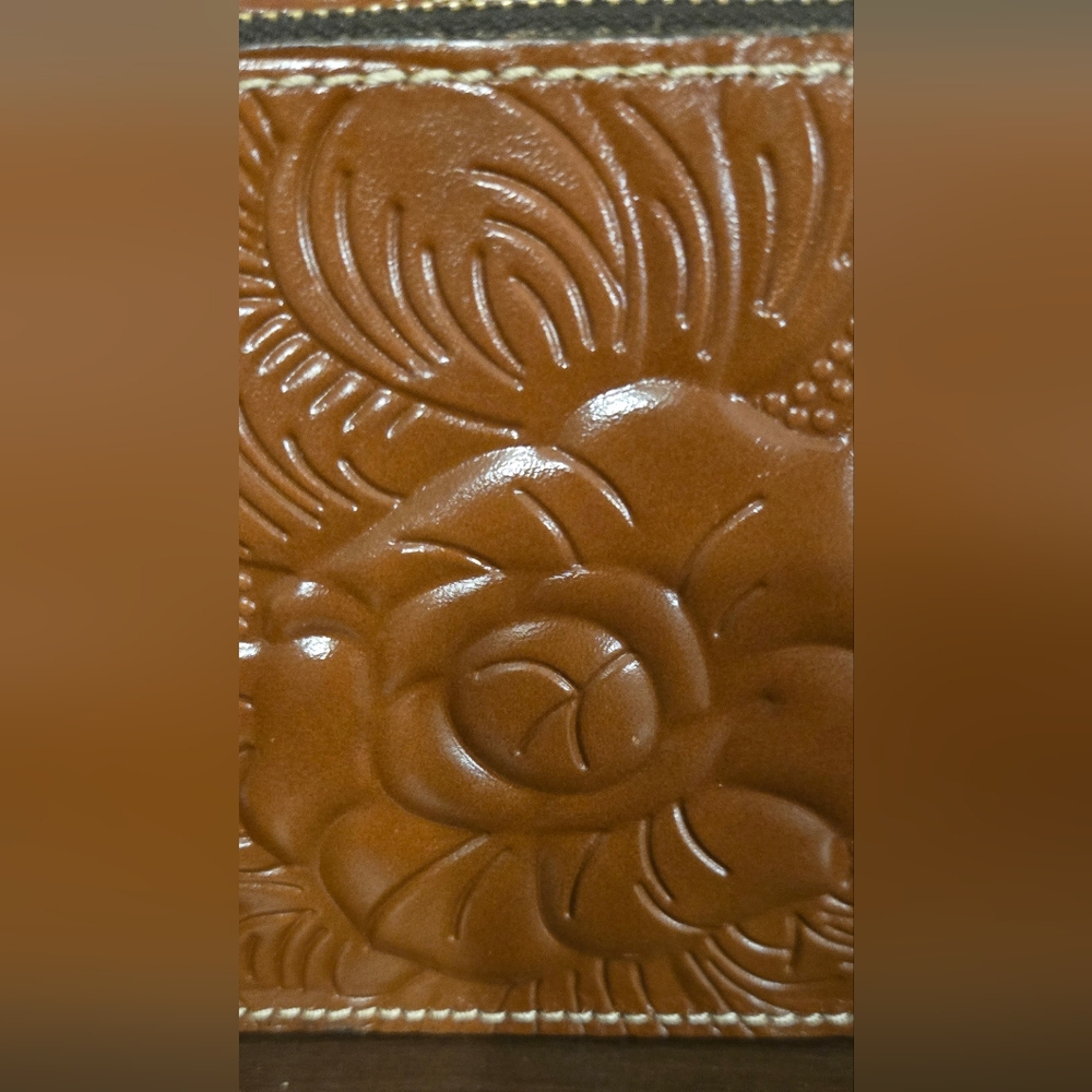 Patricia Nash Brown Embossed Leather Clutch - Picture 3 of 11
